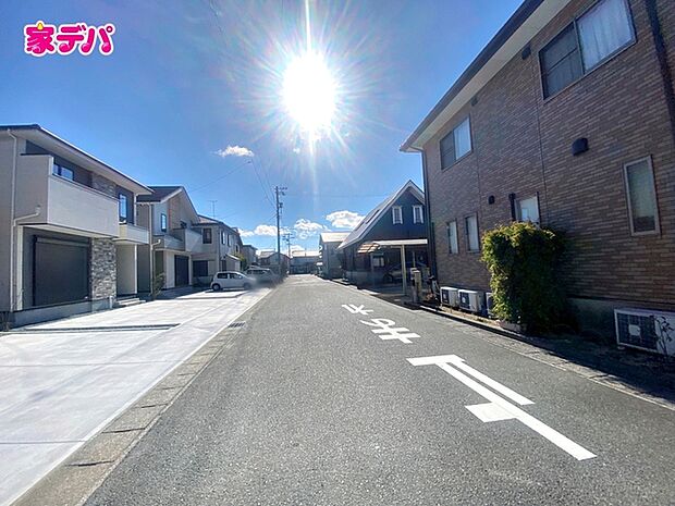 前面道路:西側約5.9m幅