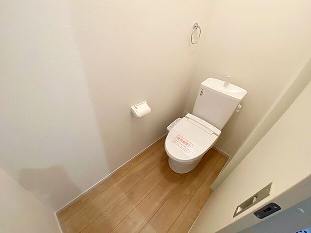 【トイレ】 トイレは各階に1つずつあるので、1階と2階を行き来する必要がありません。