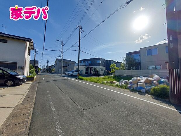 前面道路：南西側約5ｍ幅