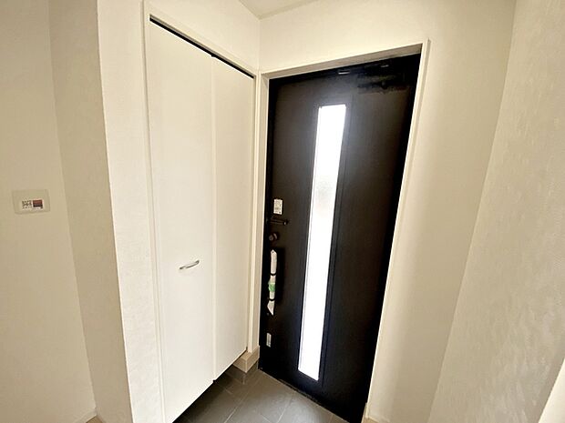 【SCL】 家族みんなの靴は意外に多くて大変!そんな時にこの大容量のシューズクローゼットは便利です!