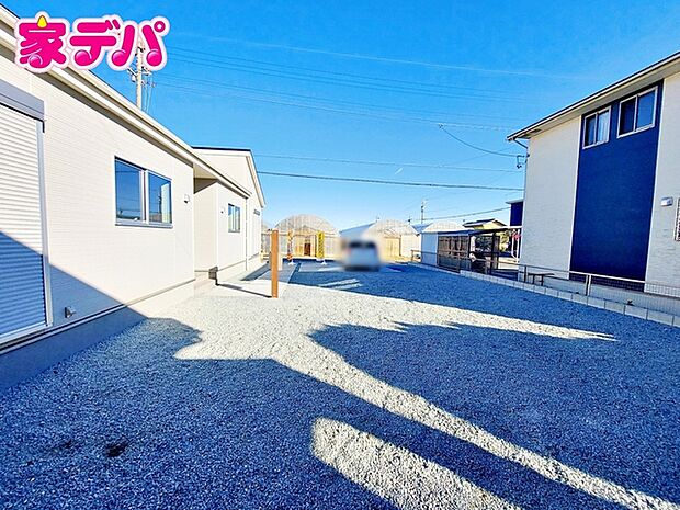 駐車2台以上で庭付き新築一戸建て!広〜い敷地に大きな建物!自慢の自宅になりそうです!