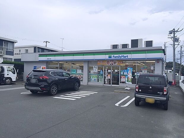 ファミリーマート 磐田富士見店(800m)