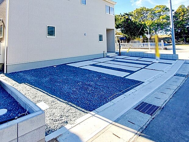 広々3台並列駐車可能物件！！お友達が遊びに来た時も安心！ 