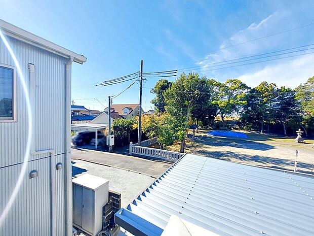 つい深呼吸をしたくなる気持ちの良い眺望はこのお部屋の自慢です！  