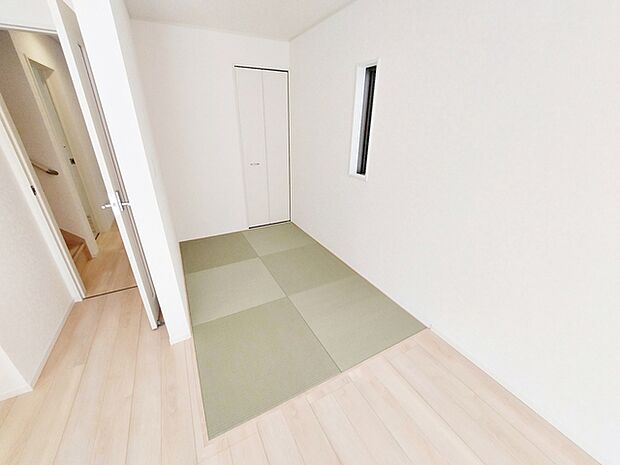 【タタミコーナー3帖】 お部屋が一体になる便利なタタミコーナー！ちょっと横になったり、ごろ寝したりできるスペースです！  