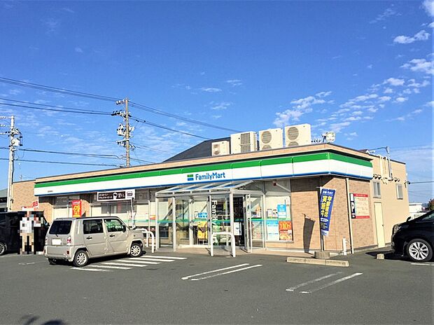 ファミリーマート 西貝塚南店(570m)