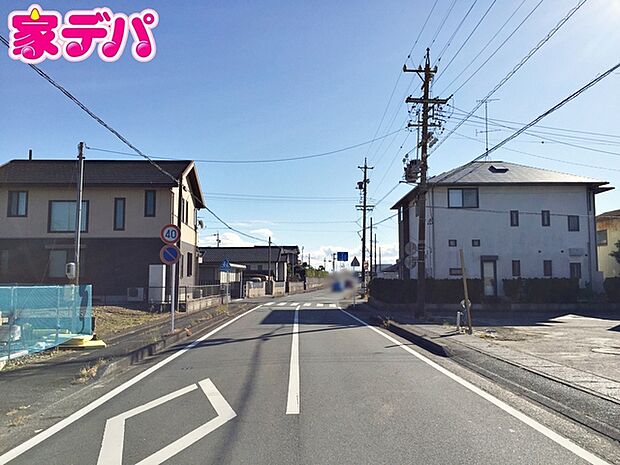 前面道路：西側約10ｍ幅