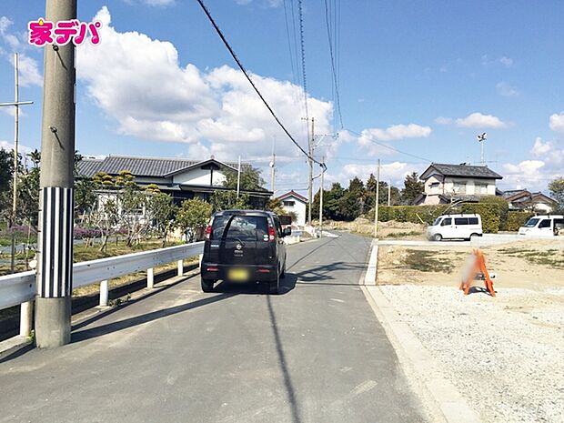 前面道路：西側約4.1ｍ幅