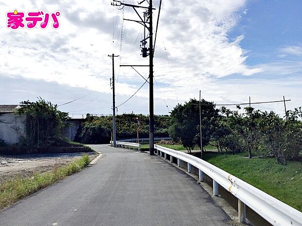 前面道路:西側約4.1m幅