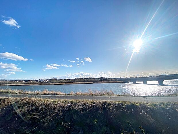 つい深呼吸をしたくなる気持ちの良い眺望はこのお部屋の自慢です！  