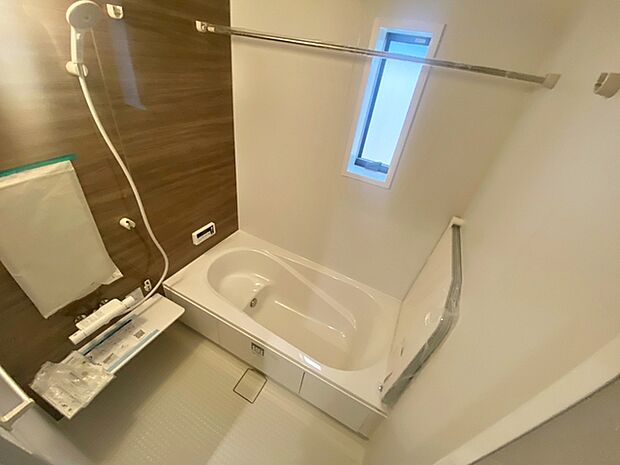【浴室】 足がしっかりと伸ばせる快適な空間でリラクゼーション。一日の疲れをリフレッシュ!