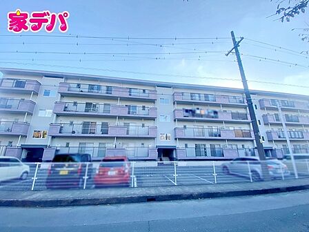 知識豊富なスタッフが各種オプションや住宅ローンのご相談にご対応致します。 