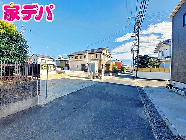 前面道路：南西側約4ｍ幅 