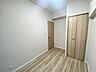 子供部屋：【洋室4.4帖】 お子様の一人部屋に最適な居室です。クローゼットも付いているので、お子様が自然とお片付けできる環境に 