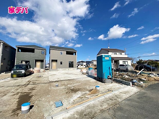 足場が外れました!現地ご案内いたします。お気軽にお問い合わせください!(右端)