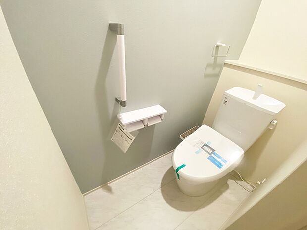 【トイレ】 各フロア1カ所ずつシャワー機能付トイレを設置しており、忙しい朝の混雑も解消！  