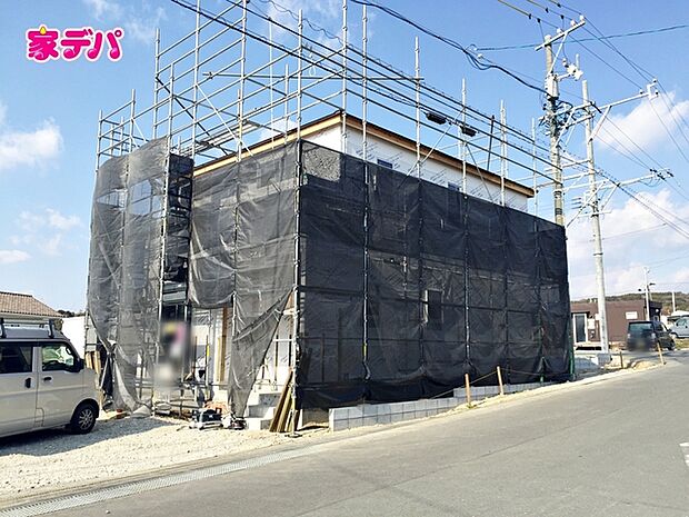 住宅ローンにご不安のあるお客様も、まずはお気軽にご相談下さい。お客様に最適な資金計画と金融機関をご案内いたします。