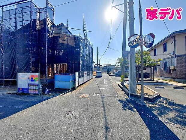 前面道路：西側約4ｍ幅