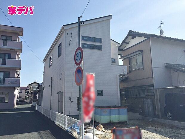 住宅ローンにご不安のあるお客様も、まずはお気軽にご相談下さい。お客様に最適な資金計画と金融機関をご案内いたします。