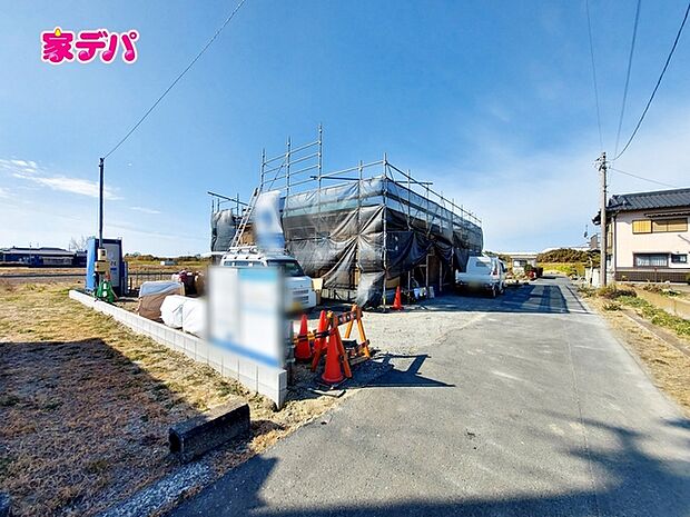 上棟しました！ご見学希望のお客様につきましては現地の他に同社の完成物件にて設備や仕様などご確認いただけます。 