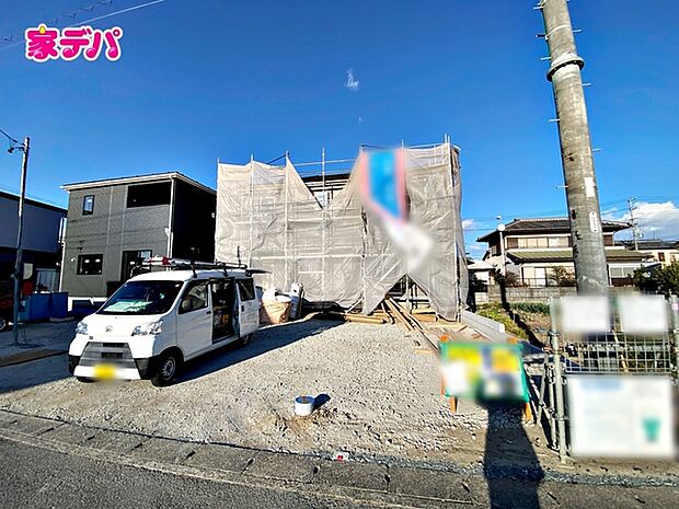 左側の建物になります。地域に密着した不動産販売でお客様のニーズに、経験豊富なスタッフが柔軟にご対応させて頂きます。