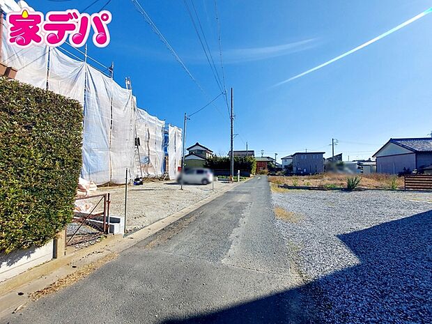 静かな住宅街で、車の出入りもスムーズです。