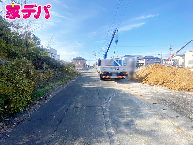 前面道路が5mと広いので運転が苦手な方にも安心です