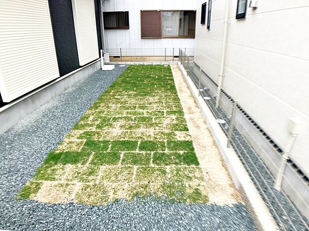 ハーブやお花を植えてガーデニングしたり、楽しみ方は自由自在!