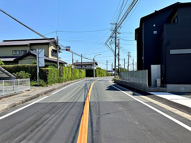 前面道路:東側約8.7m幅
