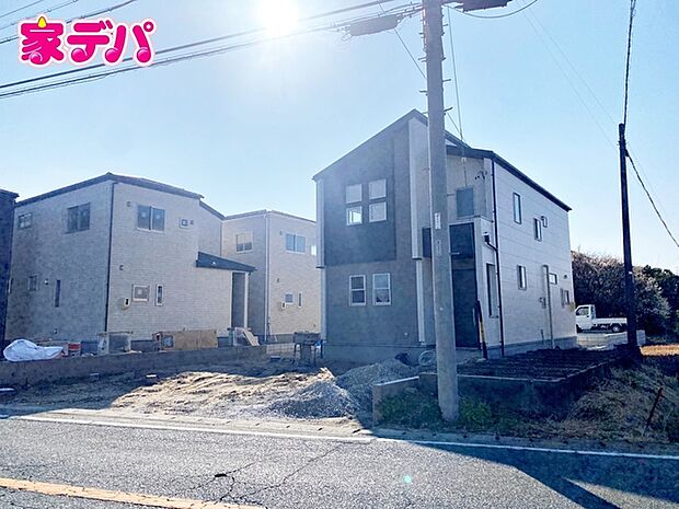 知識豊富なスタッフが各種オプションや住宅ローンのご相談にご対応致します。