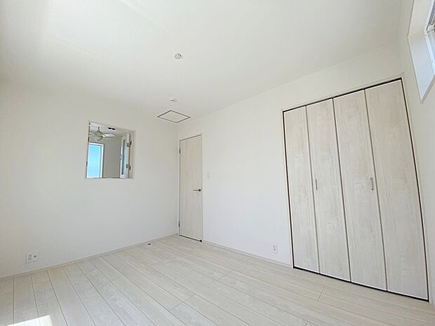 【施工例】お子様にとっての初めての「自分の部屋」。学習机やベッドの配置もラクラクです。 