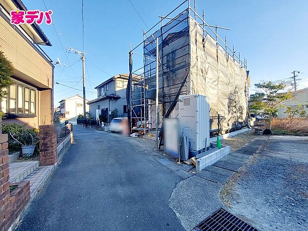 上棟しました！ご見学希望のお客様につきましては現地の他に同社の完成物件にて設備や仕様などご確認いただけます。 