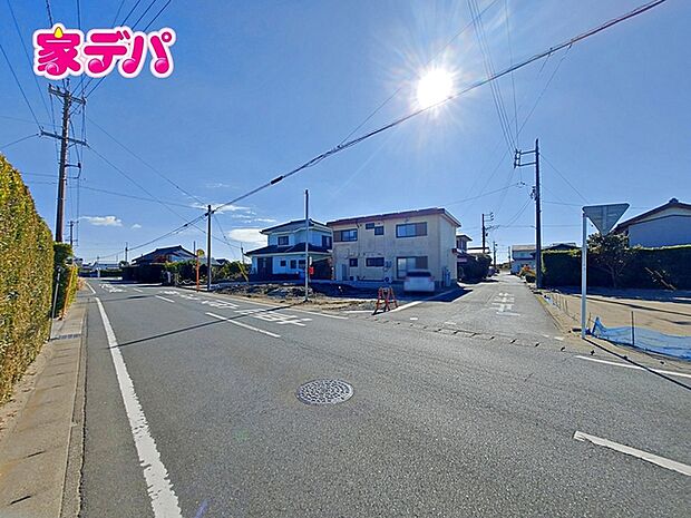 前面道路：北側約7.2ｍ幅