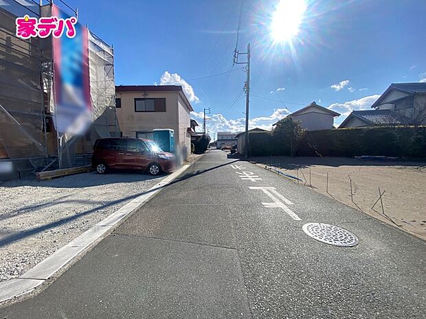 静かな住宅街で、車の出入りもスムーズです。