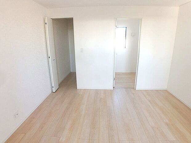 【施工例】WICは洋服、帽子、バッグなど全て収納可能！お部屋がスッキリ整理整頓できます！ 