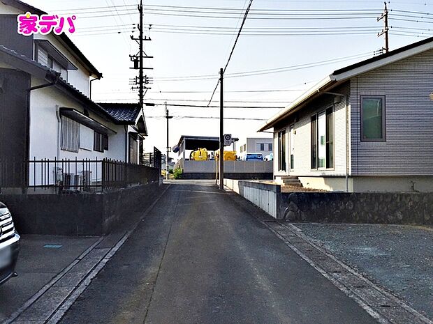 前面道路：南側約4ｍ幅