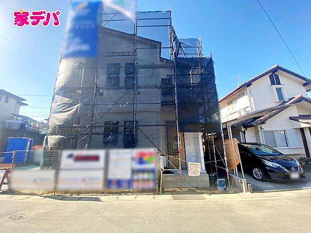 【1号棟】 ・長期優良住宅 ・オール電化 ・4LDK ・LDK17.5帖、隣接和室4.5帖 ・全居室収納完備 ・全室南向き ・土間収納 ・吹抜け ・駐車場並列3台可