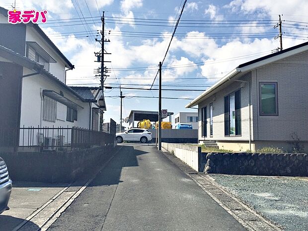 前面道路:南側約4m幅