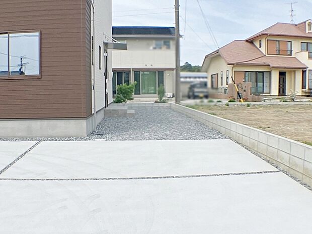 ハーブやお花を植えてガーデニングしたり、楽しみ方は自由自在!