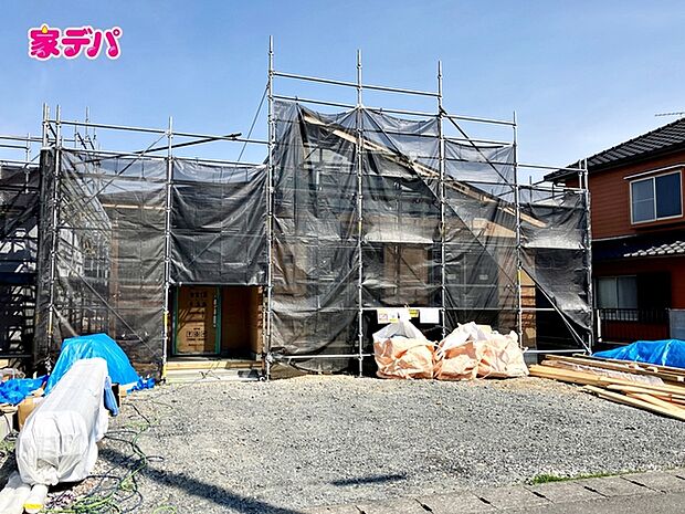 上棟しました!ご見学希望のお客様につきましては現地の他に同社の完成物件にて設備や仕様などご確認いただけます。