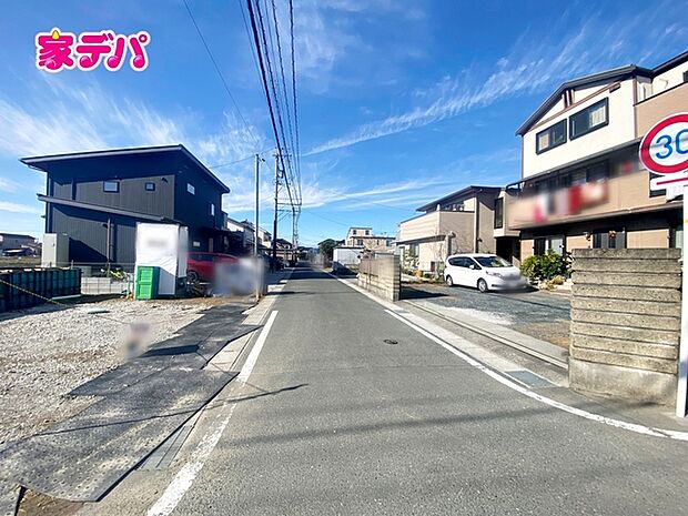 静かな住宅街で、車の出入りもスムーズです。