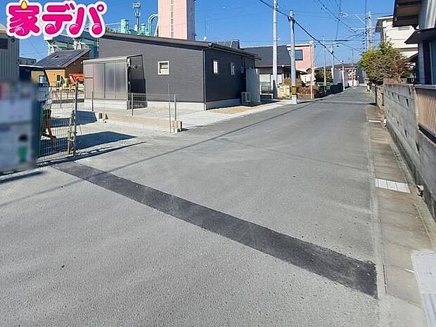 前面道路：東側約4.4ｍ幅