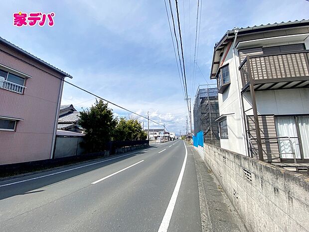 前面道路:西側約8.7m幅