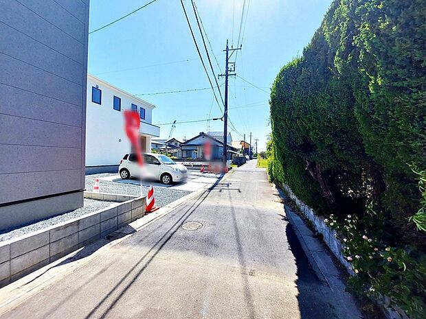 前面道路：北側約4ｍ幅