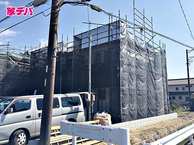 【1号棟】上棟しました! ・長期優良住宅 ・5LDK ・LDK15.7帖、隣接洋室4.5帖 ・全居室収納完備 ・パントリー ・シューズクローク ・リビング階段 ・WIC完備 ・角地 ・南庭