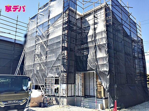 上棟しました!ご見学希望のお客様につきましては現地の他に同社の完成物件にて設備や仕様などご確認いただけます。