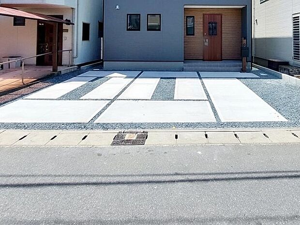 広々3台駐車可能物件!!お友達が遊びに来た時も安心!