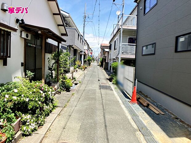 前面道路：西側約4ｍ幅