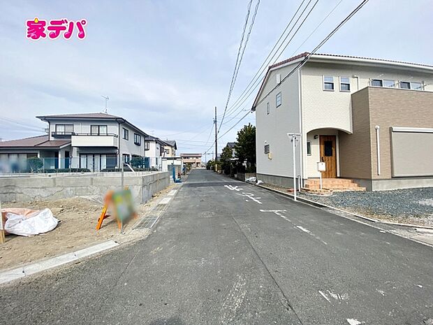 前面道路：東側約6ｍ幅 