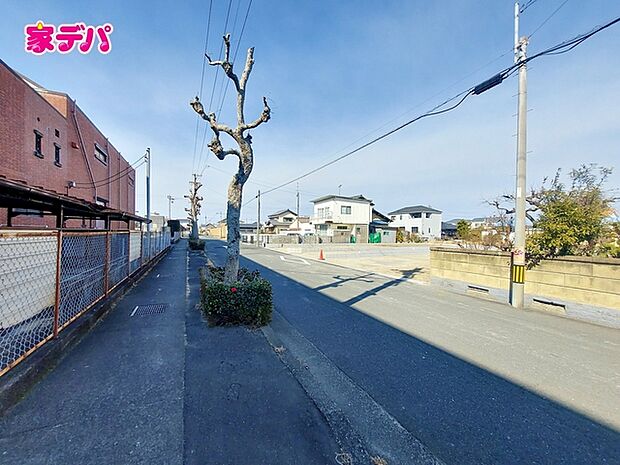 前面道路:南側約9.3m幅